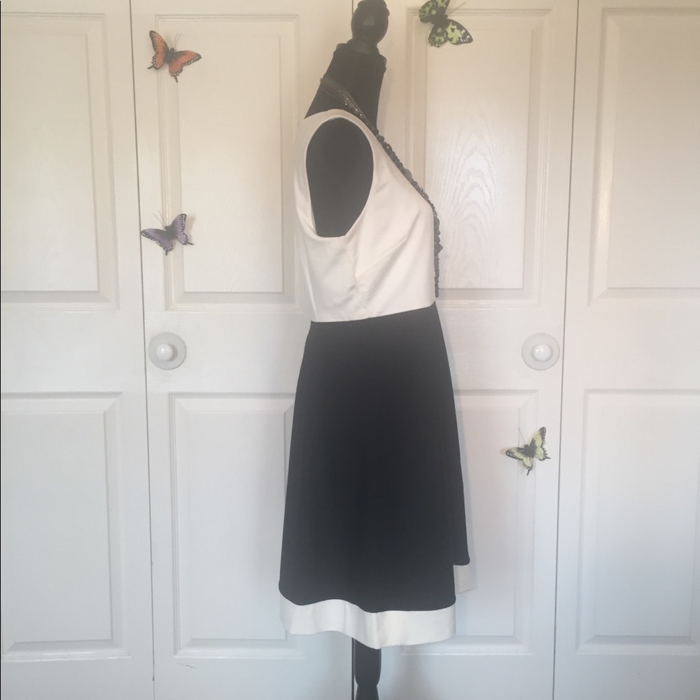 💥FLASH SALE 💥 Classic A Line Dress - Picture 4 of 8